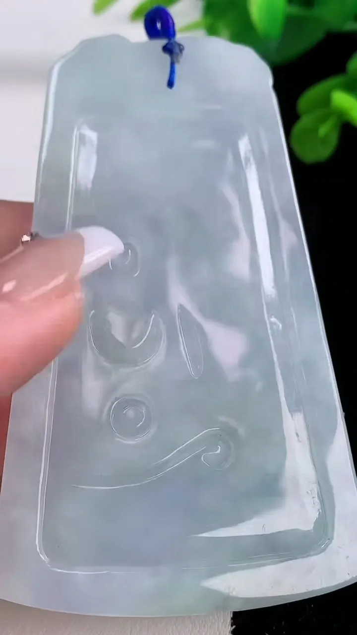 天然A货翡翠紫罗兰大势至菩萨吊坠，尺寸83.6-48.7-5.9，重量:53.96g
12月4日