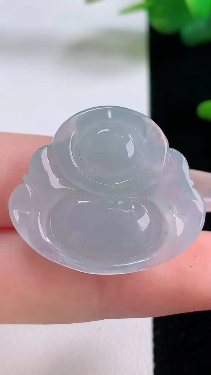 天然A货翡翠佛公吊坠，尺寸25.5-29.6-7.4，重量:8.20g
12月5日