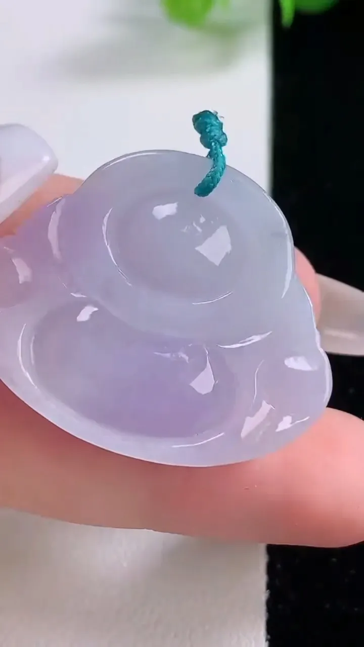 天然A货翡翠冰种紫罗兰佛公吊坠，尺寸27.6-33.8-7.3，重量:10.44g
12月5日