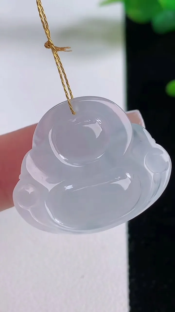 天然A货翡翠佛公吊坠，尺寸22.5-26.2-6，重量:5.33g
12月5日