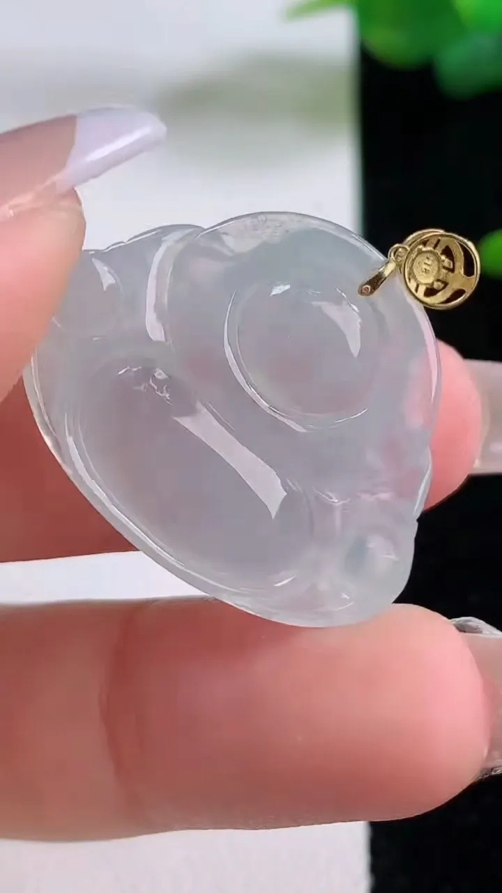 天然A货翡翠种白冰佛公吊坠，尺寸22.6-28-4.7，重量:4.71g
12月5日