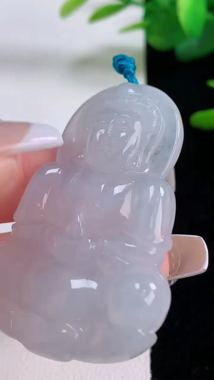 天然A货翡翠观音菩萨吊坠，尺寸49.6-34.2-5.6，重量:16.50g
12月5日