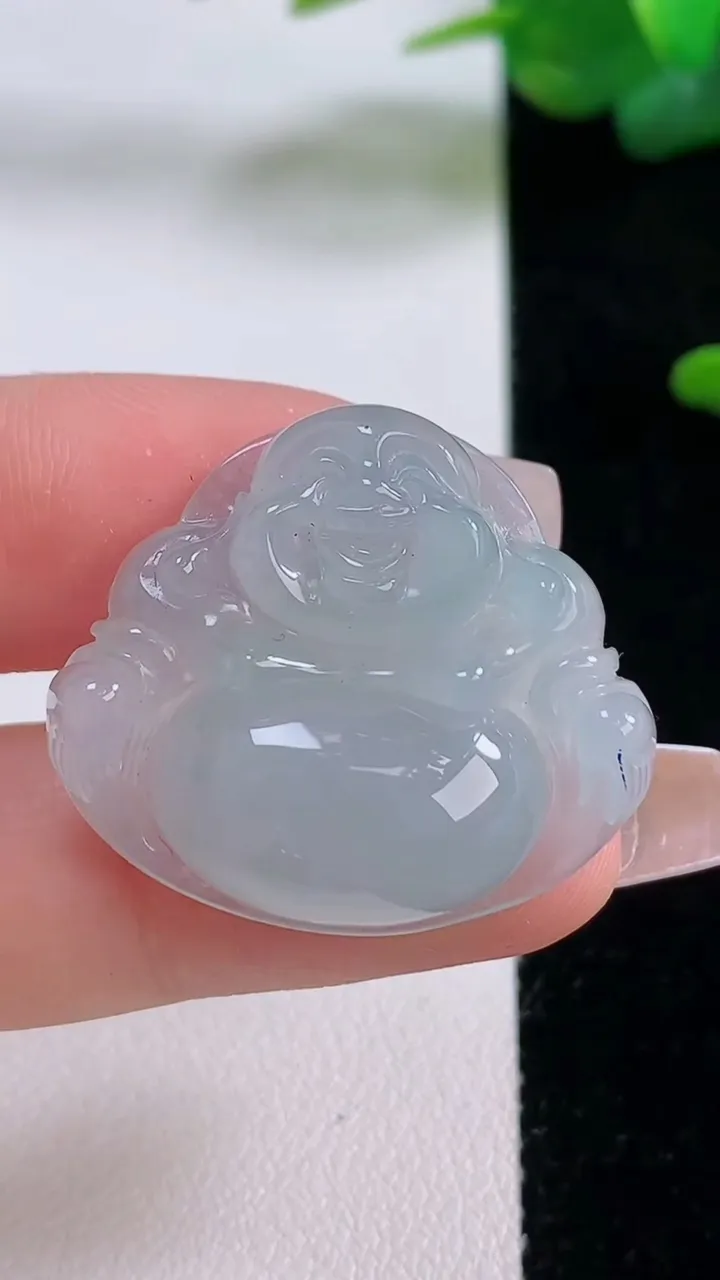 天然A货翡翠佛公吊坠，尺寸25.5-29.6-7.4，重量:8.20g
12月5日