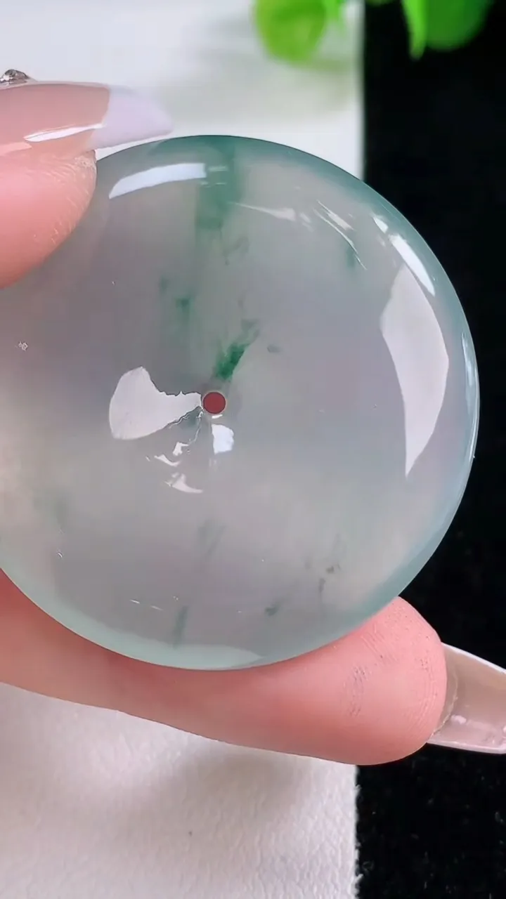 天然A货翡翠种飘花平安扣吊坠，尺寸38-7，重量:20.77g
12月5日