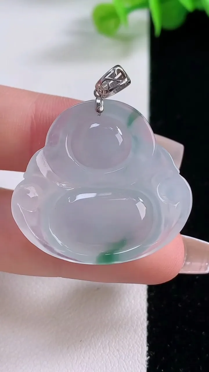 天然A货翡翠种飘花佛公吊坠，尺寸29.2-32-5.6，重量:8.15g
12月5日