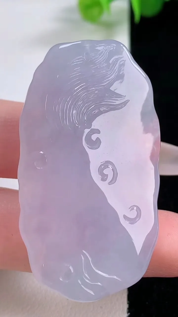 天然A货翡翠冰种紫罗兰龙牌吊坠，尺寸48-26.5-10.6，重量:21.32g
12月5日