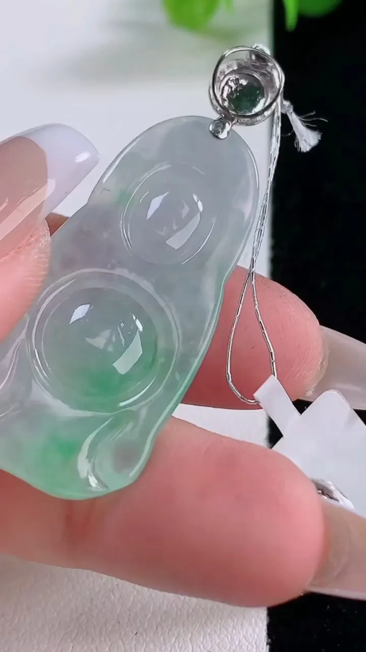 天然A货翡翠财神爷吊坠，尺寸38-17.7-5.6，重量:7.62g
12月5日