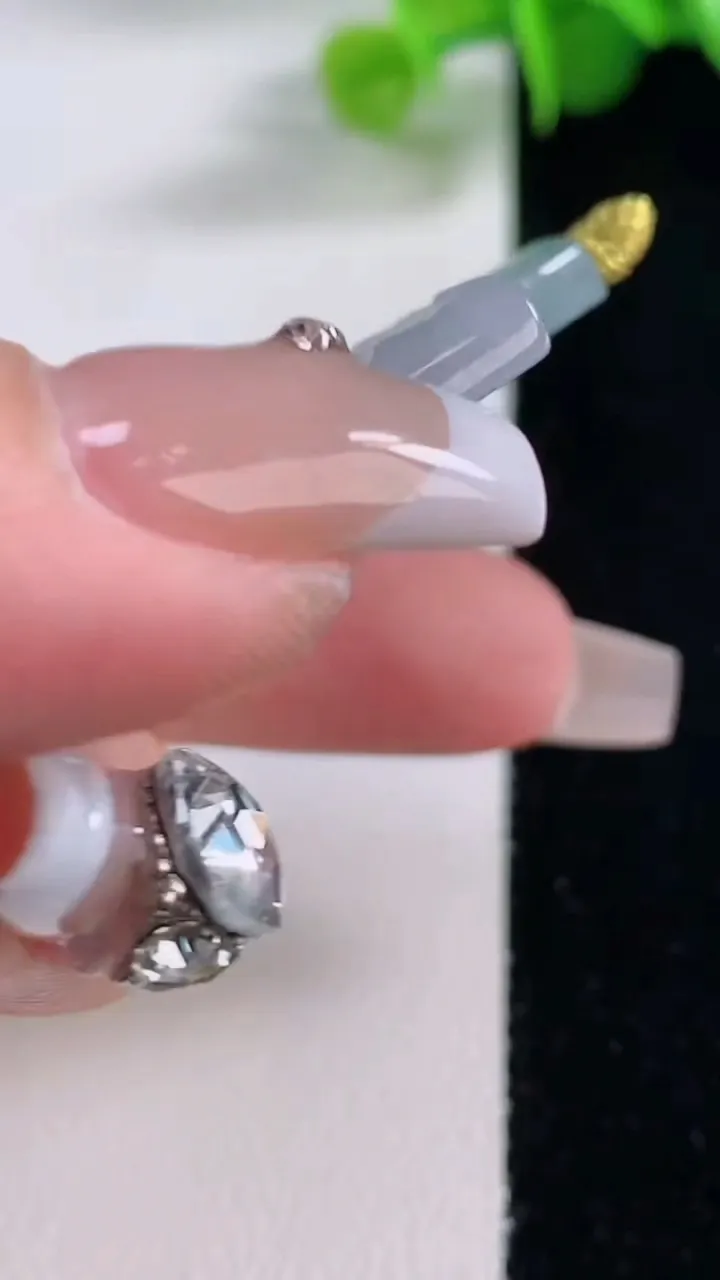 天然A货翡翠冰种紫罗兰 飘花普贤菩萨吊坠，尺寸55.4-35.7-5，重量:25.68g
12月5日