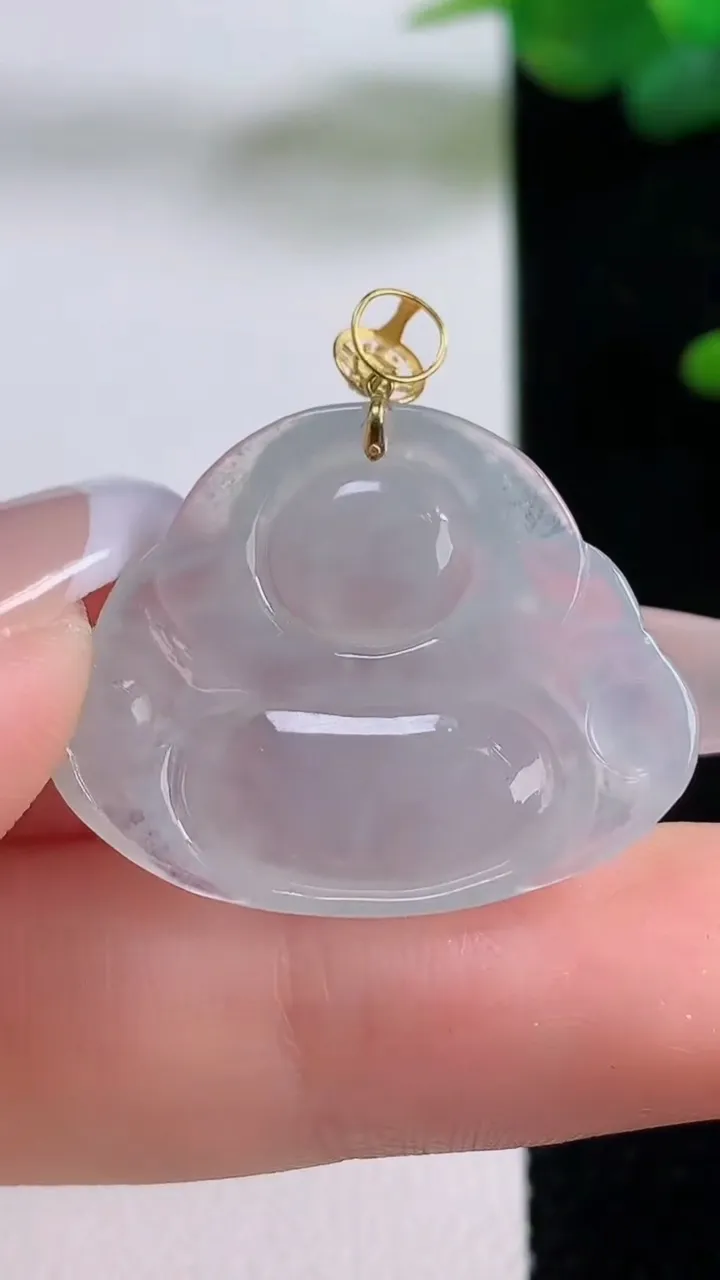 天然A货翡翠种白冰佛公吊坠，尺寸22.6-28-4.7，重量:4.71g
12月5日