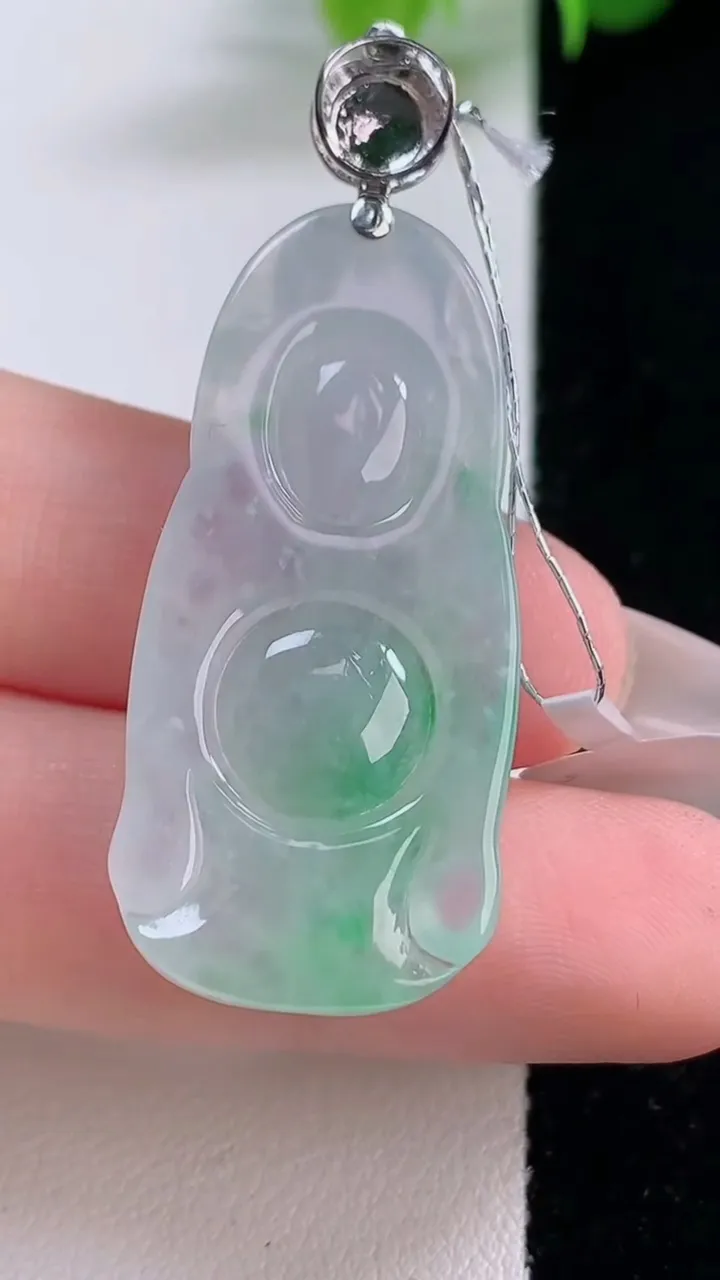 天然A货翡翠财神爷吊坠，尺寸38-17.7-5.6，重量:7.62g
12月5日