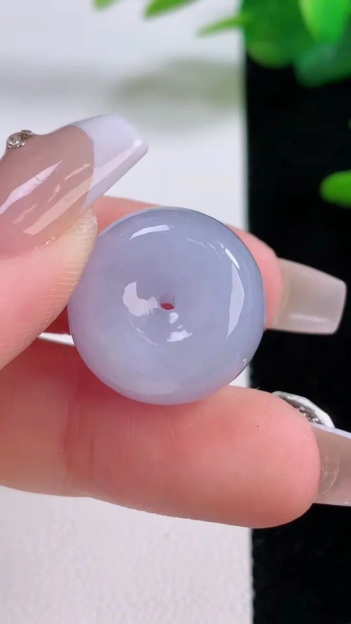 天然A货翡翠紫罗兰路路通吊坠，尺寸18.4-12.2，重量:9.26g
12月5日