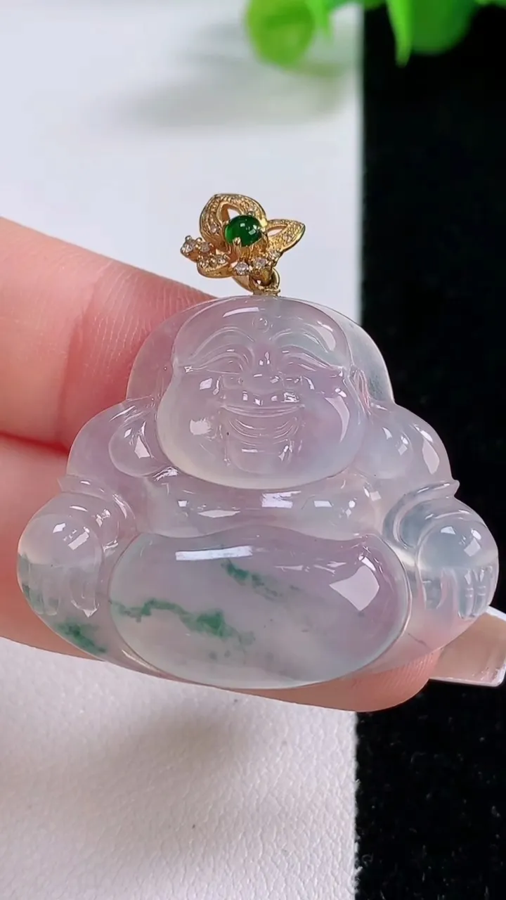 天然A货翡翠种飘花佛公吊坠，尺寸28.9-35.2-5，重量:8.54g
12月5日