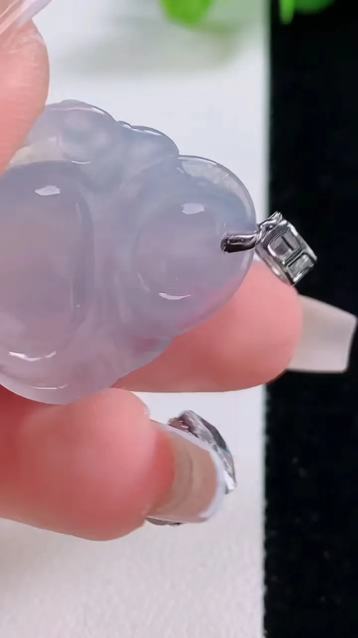 天然A货翡翠种紫罗兰佛公吊坠，尺寸26-27.7-5.8，重量:6.45g
12月5日