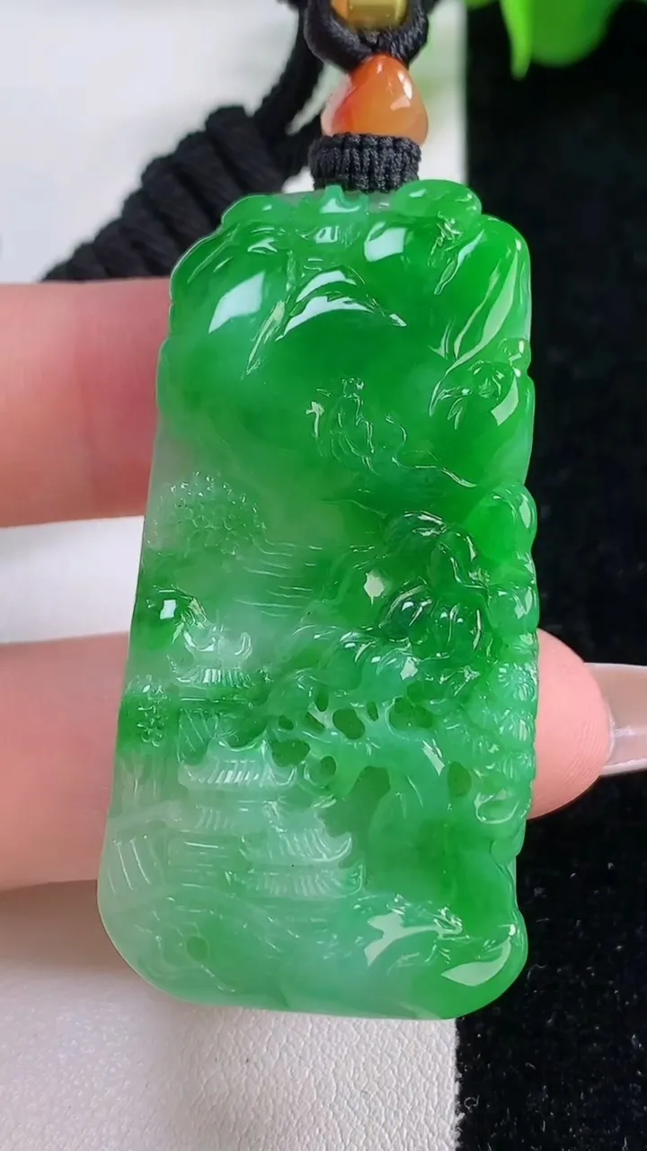 天然A货翡翠山水牌吊坠，尺寸50.7-25.4-10，重量:34.39g
12月5日