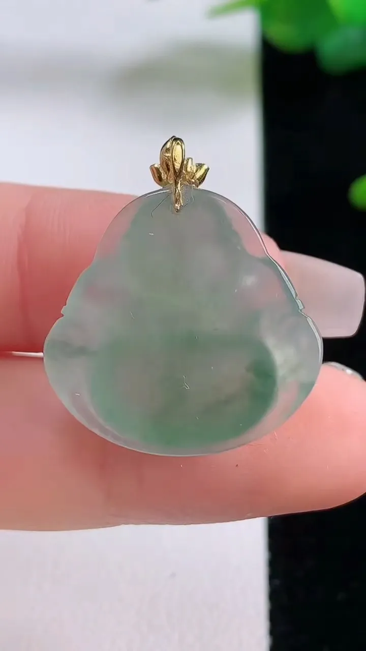 天然A货翡翠佛公吊坠，尺寸21.4-22.3-5.8，重量:4.43g
12月5日