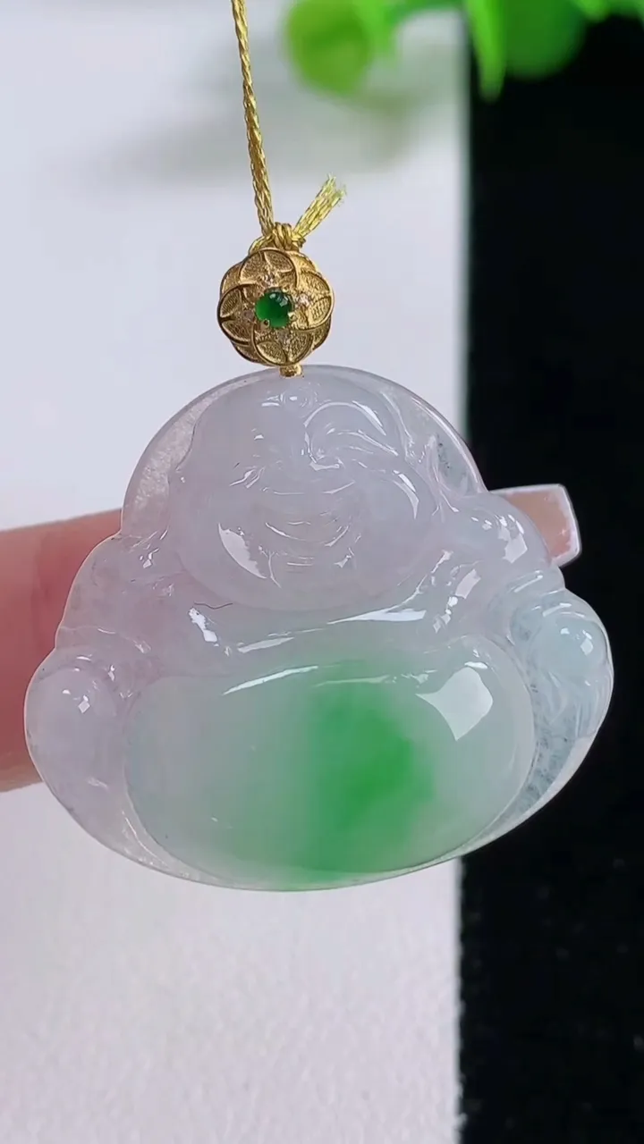 天然A货翡翠佛公吊坠，尺寸26.4-29.5-4.3，重量:5.91g
12月5日