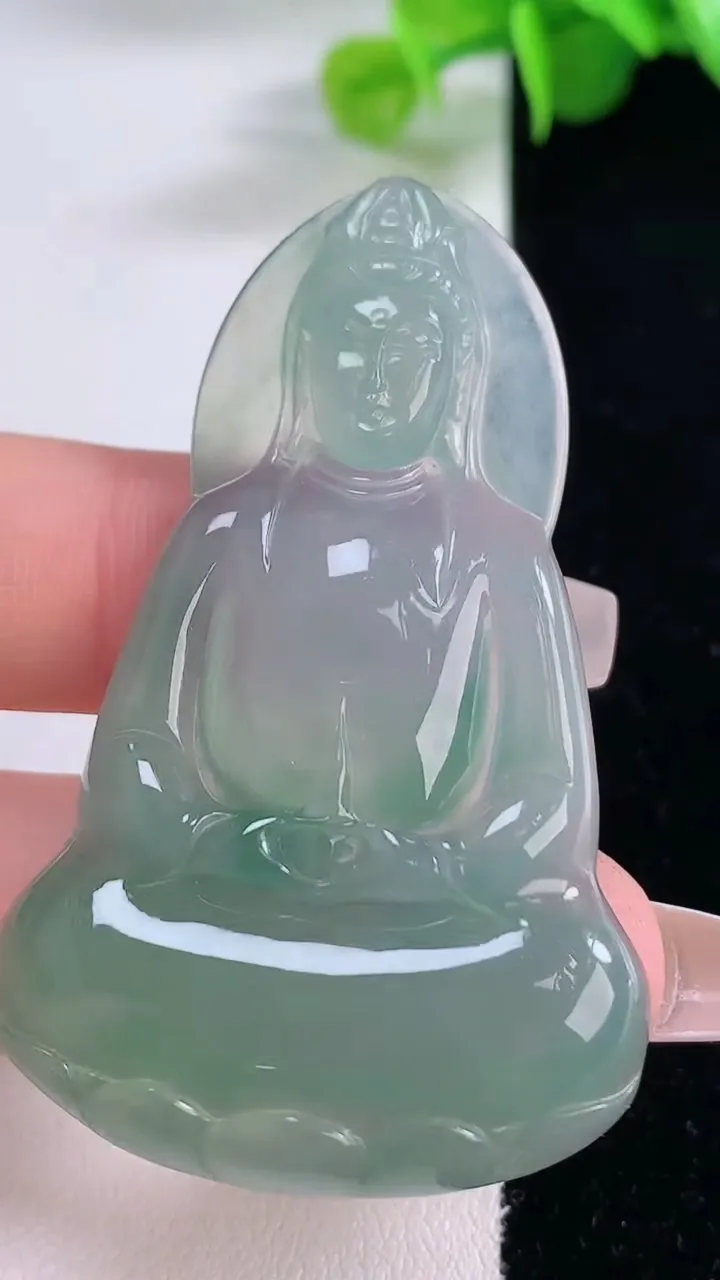 天然A货翡翠素衣观音菩萨吊坠，尺寸55-33.7-5.6，重量:16.37g
12月5日