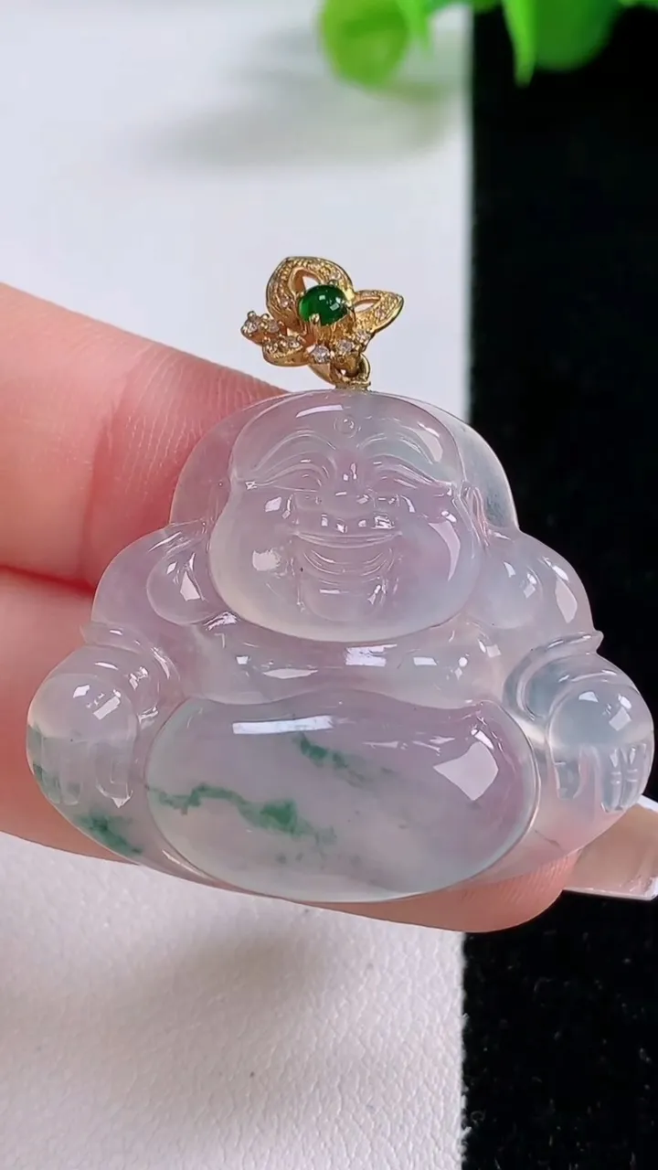 天然A货翡翠种飘花佛公吊坠，尺寸28.9-35.2-5，重量:8.54g
12月5日
