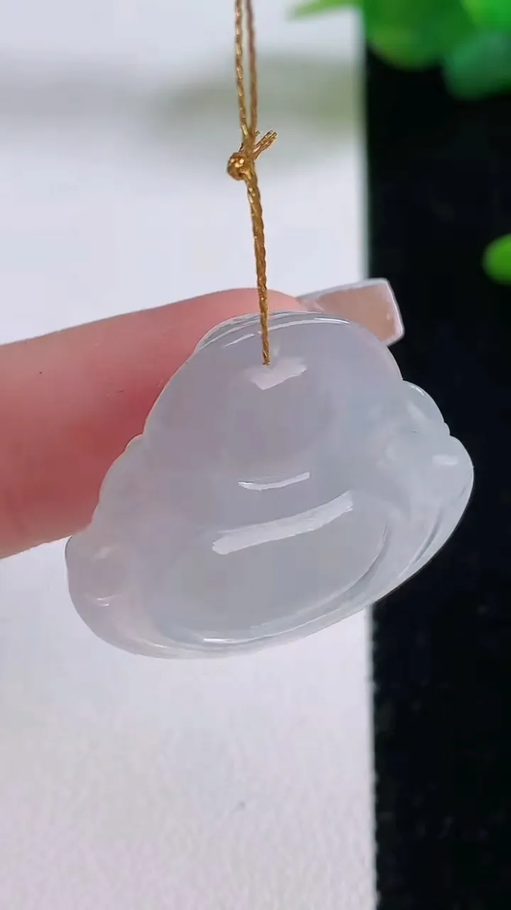 天然A货翡翠佛公吊坠，尺寸22.5-26.2-6，重量:5.33g
12月5日