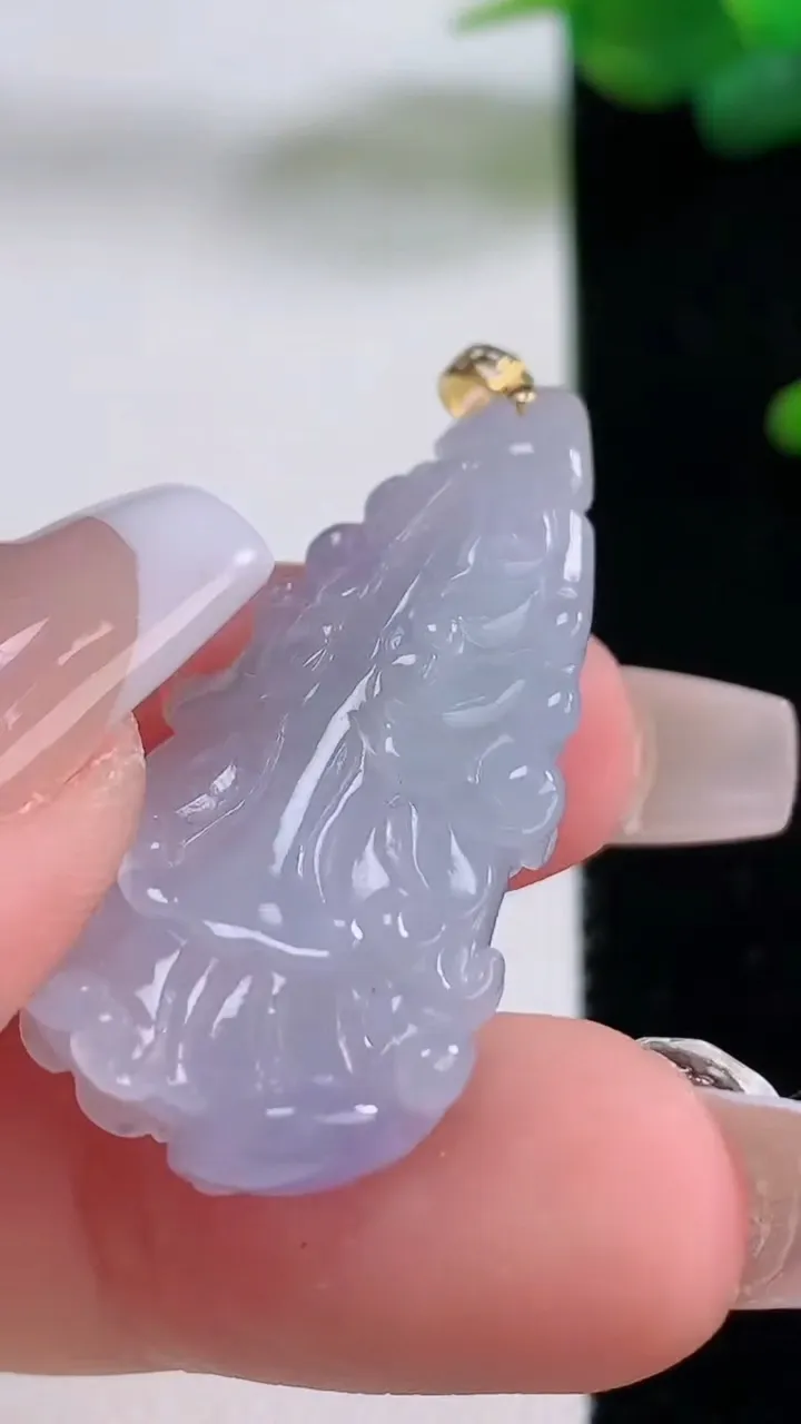 天然A货翡翠18K金紫罗兰白菜吊坠，尺寸33.8-18.5-6.9，重量:6.75g
12月5日