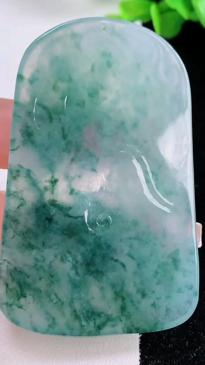 天然A货翡翠种飘花普贤菩萨吊坠，尺寸68.6-43.8-5.7，重量:42.16g
12月5日