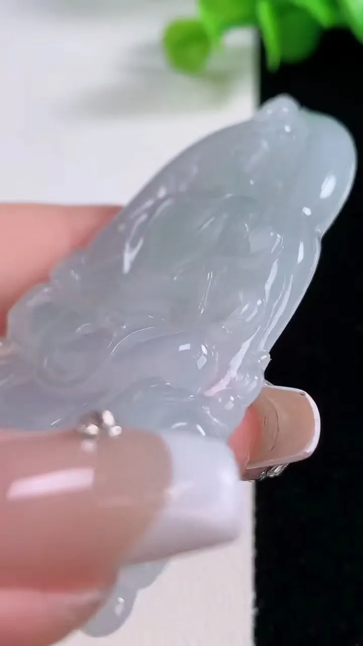 天然A货翡翠花普贤菩萨吊坠，尺寸61.3-38-6，重量:27.39g
12月5日