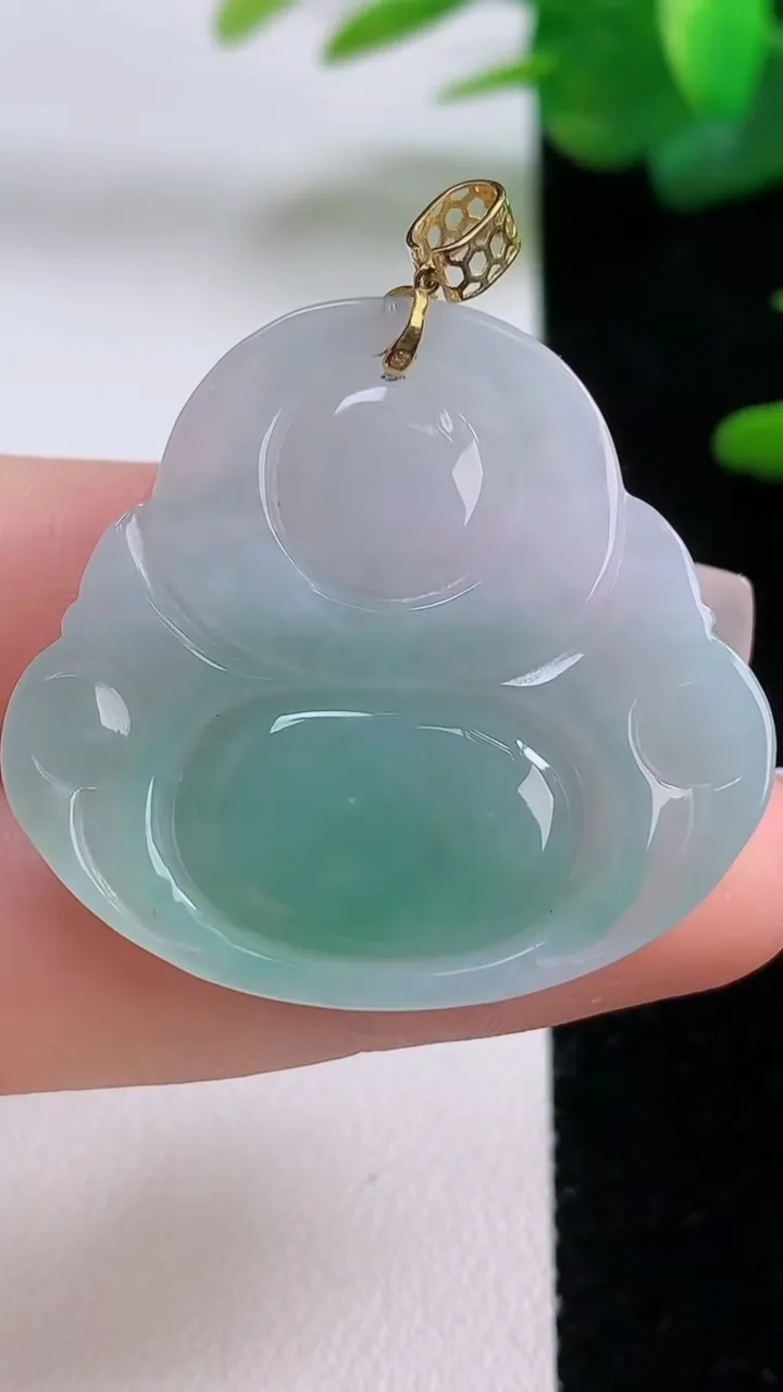 天然A货翡翠佛公吊坠，尺寸32-34.4-5.6，重量:9.53g
12月5日