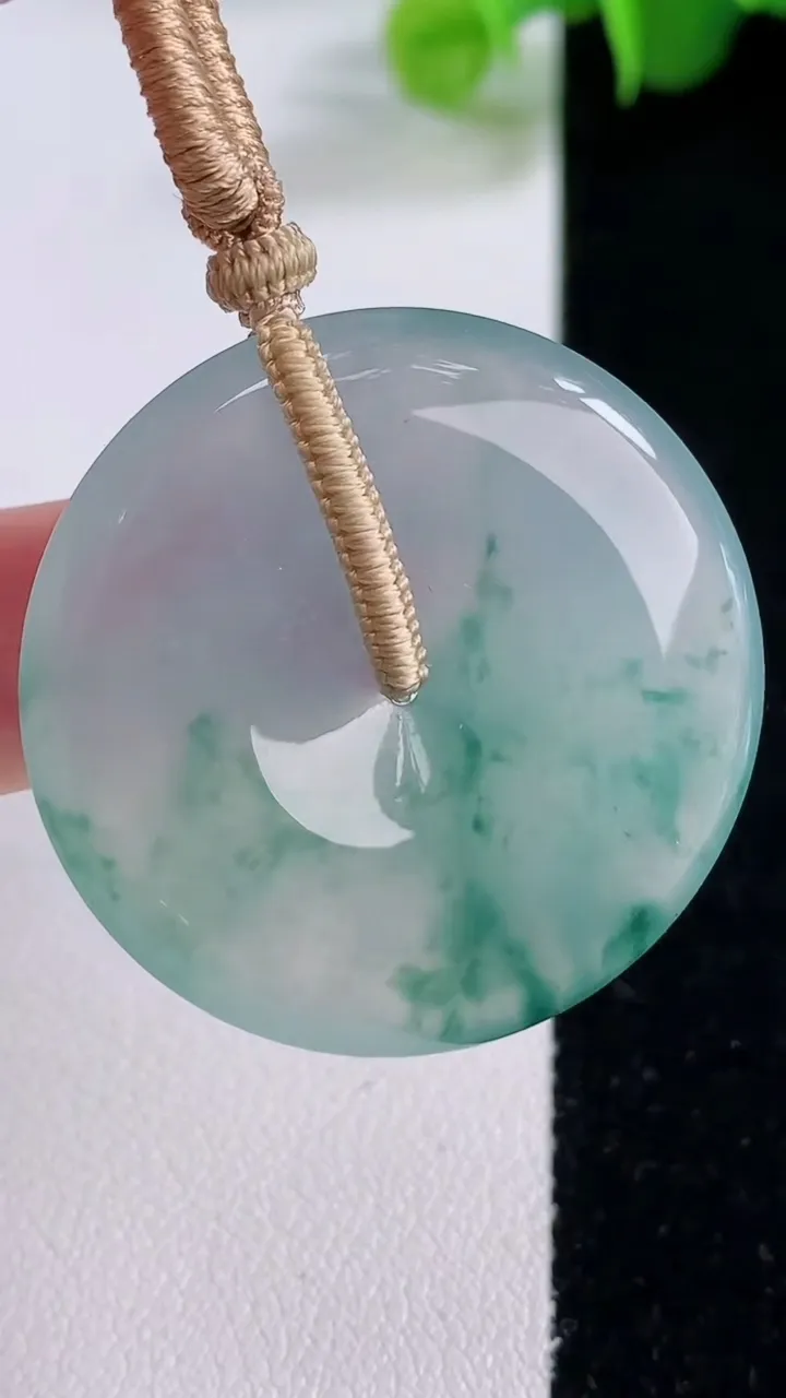 天然A货翡翠种飘花平安扣吊坠，尺寸33.5-6，重量:16.62g
12月5日