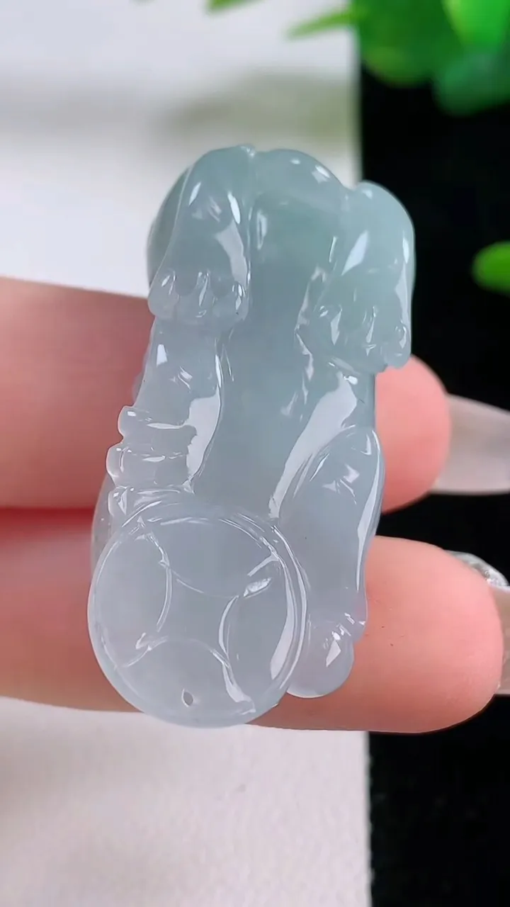 天然A货翡翠飘花霸王貔貅吊坠，尺寸38.8-16.4-11，重量:17.18g
12月5日