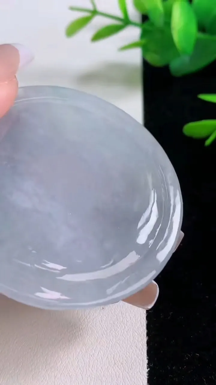 天然A货翡翠牌吊坠，尺寸54.4-5.5，重量:32.87g
12月5日