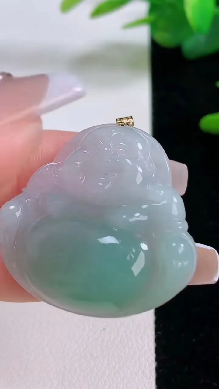 天然A货翡翠佛公吊坠，尺寸32-34.4-5.6，重量:9.53g
12月5日