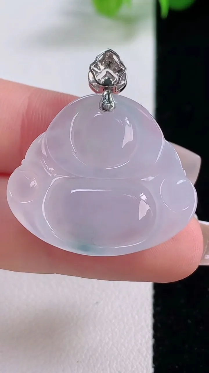 天然A货翡翠种飘花佛公吊坠，尺寸24.6-28.2-6，重量:6.98g
12月5日