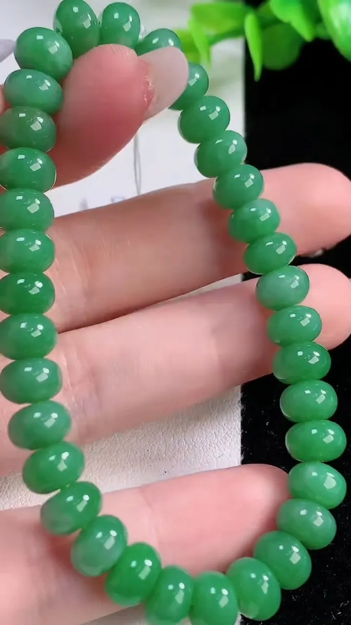 天然A货翡翠算盘珠手串34颗，尺寸7.2-4.8，重量:19.41g12月5日
工厂直销收藏佳品,种