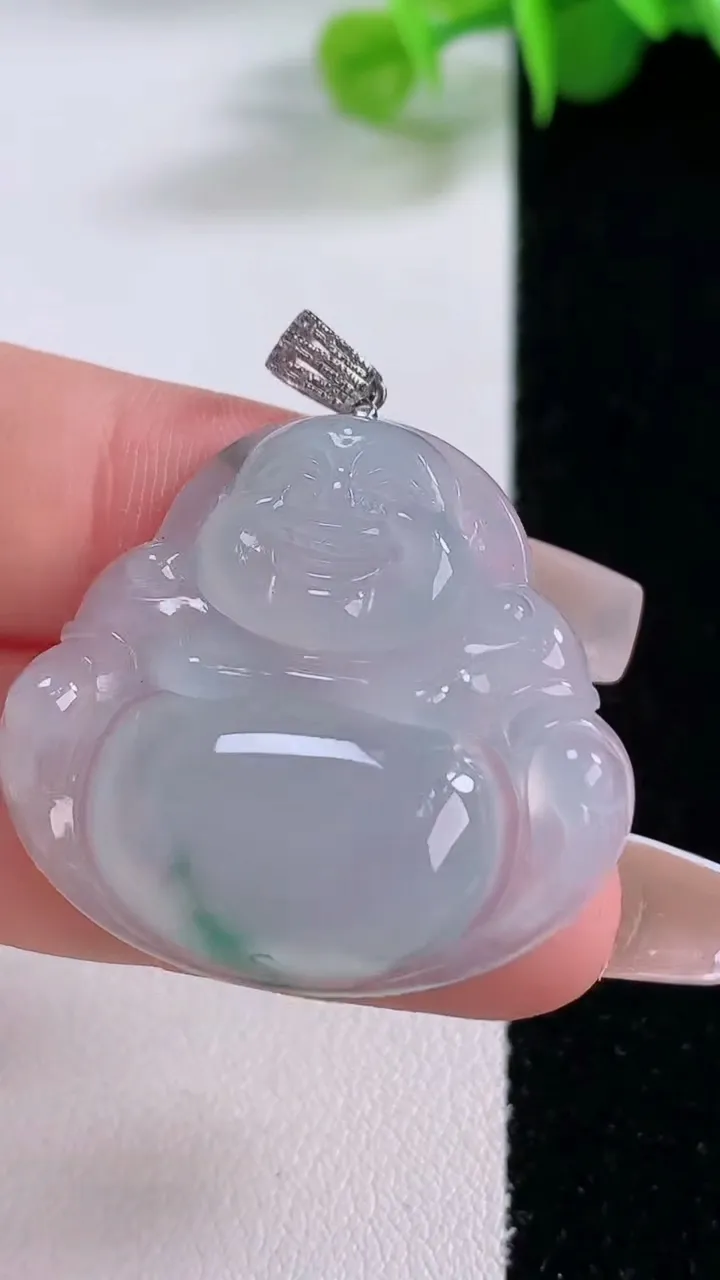 天然A货翡翠种飘花佛公吊坠，尺寸29.2-32-5.6，重量:8.15g
12月5日