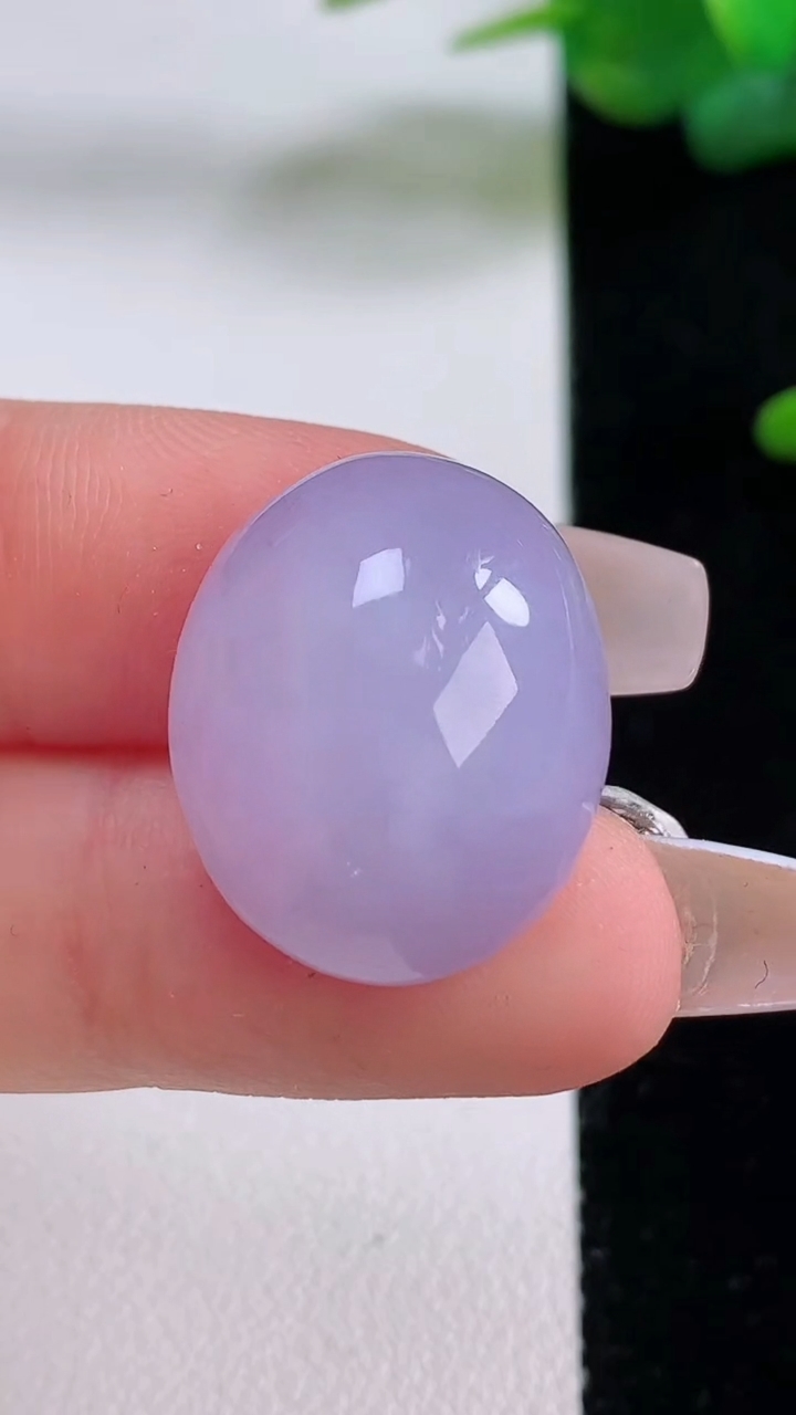 天然A货翡翠紫罗兰蛋面镶嵌件，尺寸21.3-17.3-10.5，重量:6.17g
12月5日