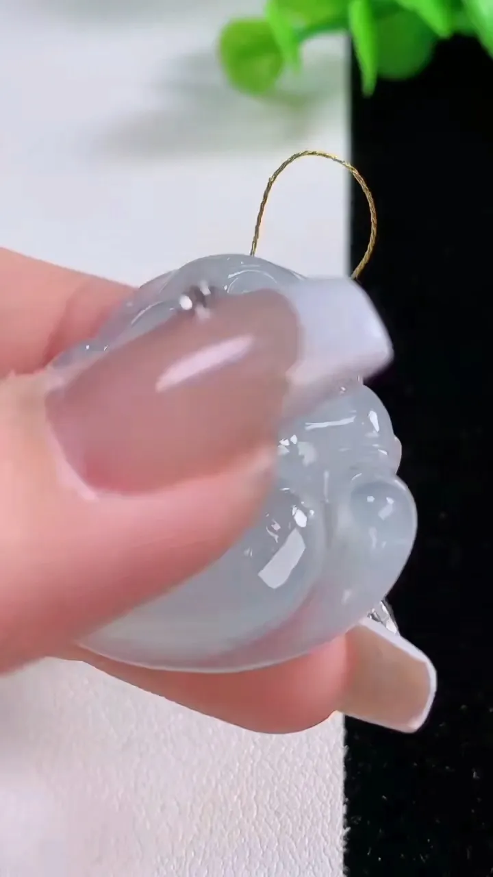 天然A货翡翠佛公吊坠，尺寸33.5-35.3-5.7，重量:10.13g
12月5日