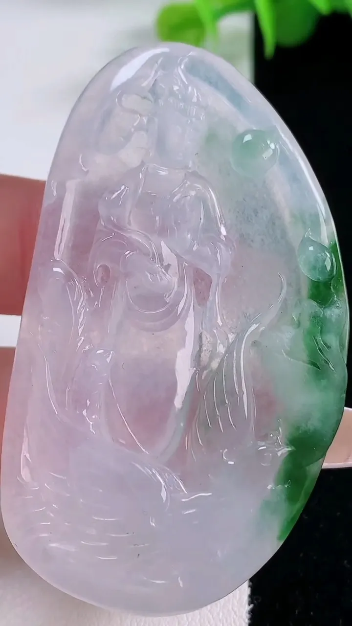 天然A货翡翠花观音菩萨吊坠，尺寸59.7-34.3-4.8，重量:20.49g
12月5日