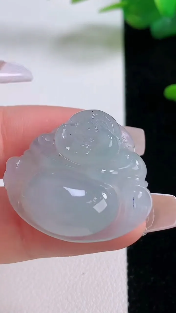 天然A货翡翠佛公吊坠，尺寸25.5-29.6-7.4，重量:8.20g
12月5日