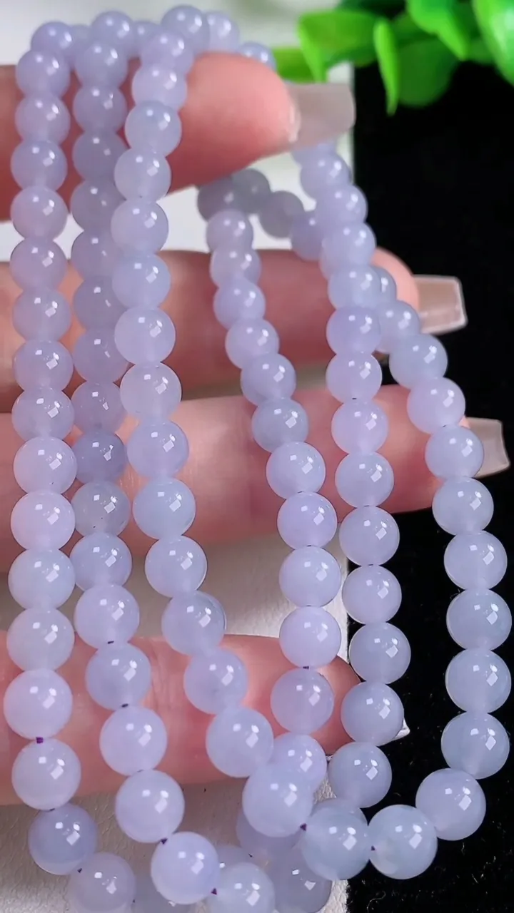 天然A货翡翠种紫罗兰圆珠项链109颗，尺寸5.7，重量:33.77g
12月5日