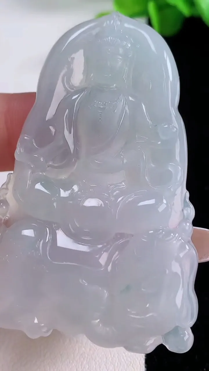 天然A货翡翠花普贤菩萨吊坠，尺寸61.3-38-6，重量:27.39g
12月5日