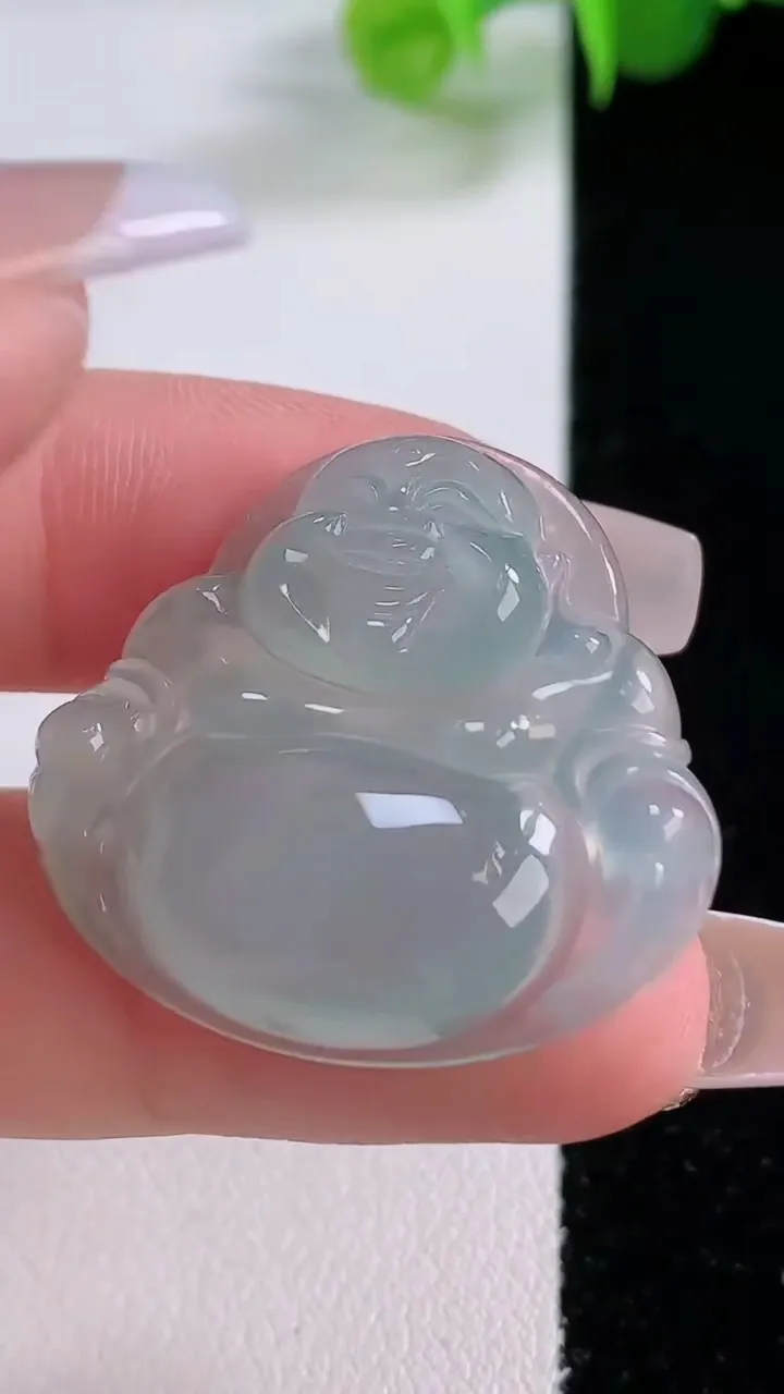 天然A货翡翠佛公吊坠，尺寸27.7-30.4-5.8，重量:7.31g
12月5日