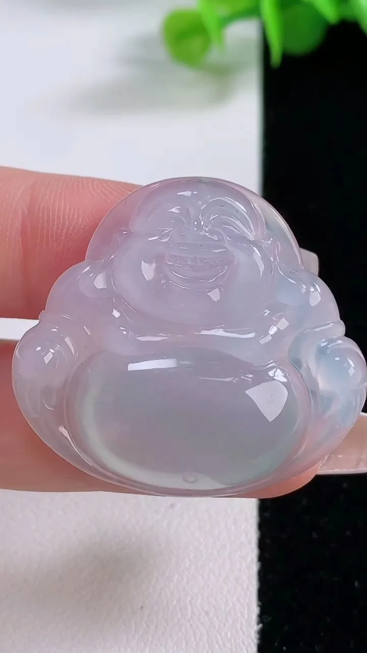 天然A货翡翠佛公吊坠，尺寸31.6-35-5.4，重量:9.25g
12月5日