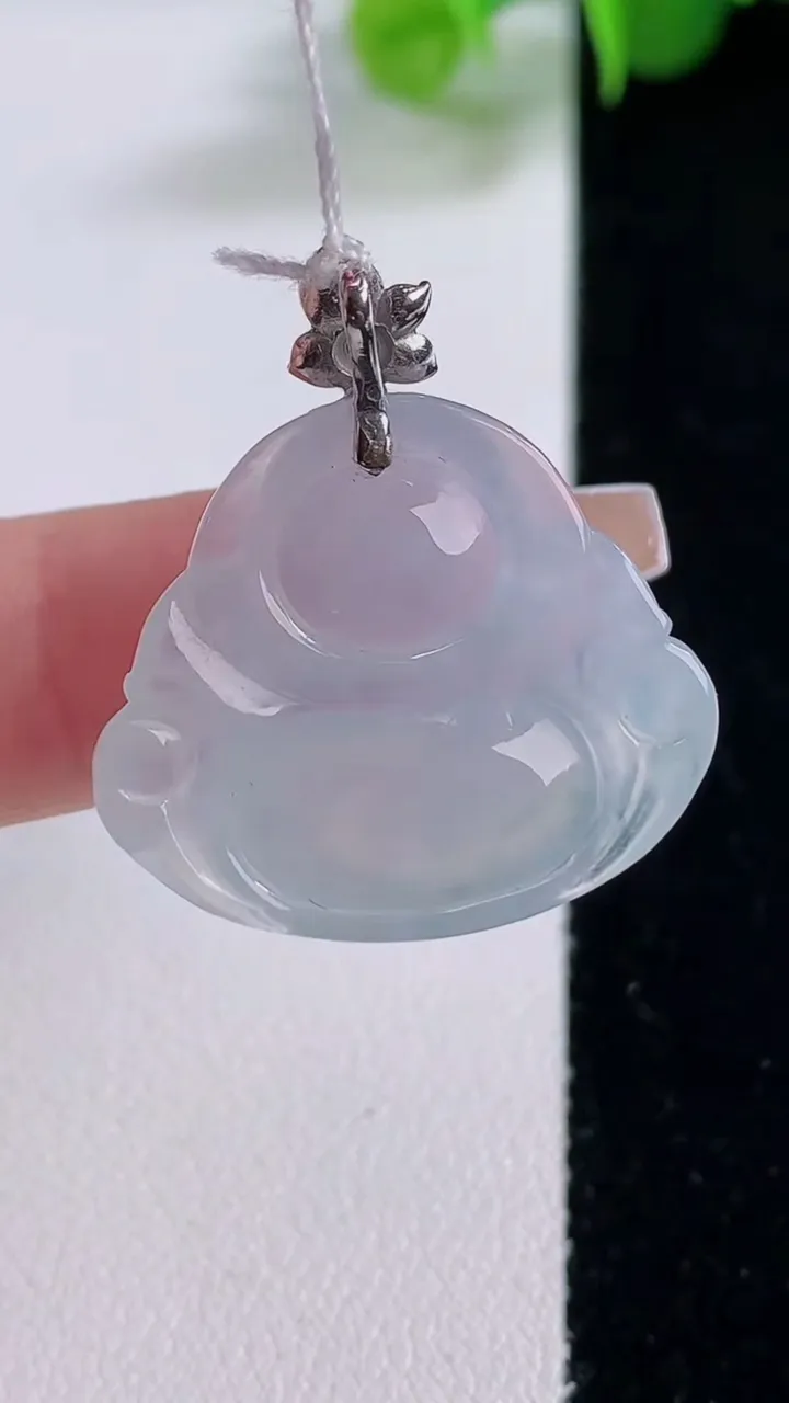 天然A货翡翠种白冰佛公吊坠，尺寸22.4-25.7-5.8，重量:5.06g
12月5日