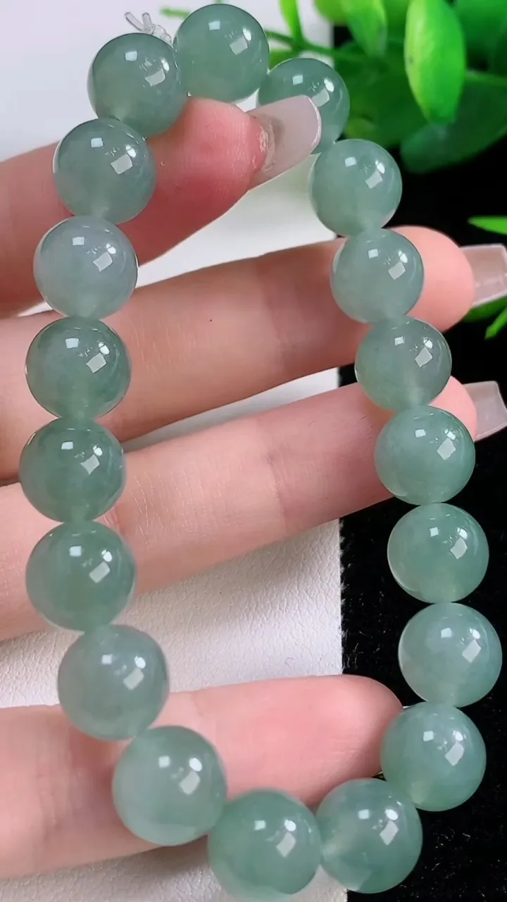天然A货翡翠圆珠手串，尺寸9.8-19颗，重量:33.81g12月5日
工厂直销收藏佳品,种好水足，