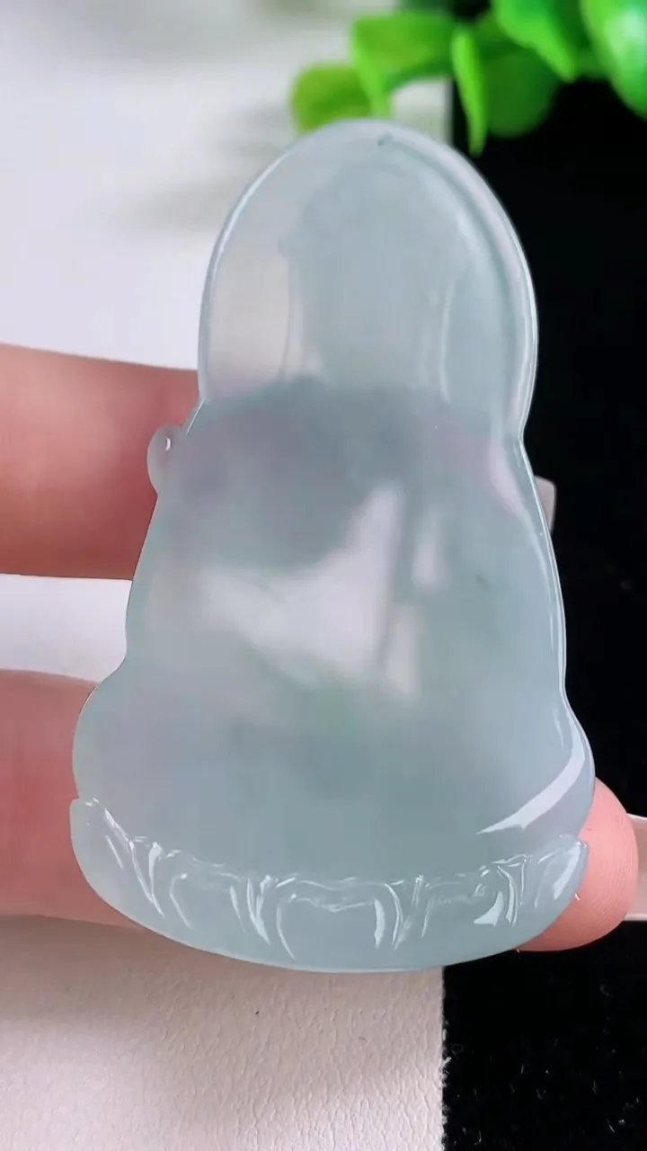 天然A货翡翠冰种飘花大势至观音菩萨吊坠，尺寸58.3-33.2-5.6，重量:21.77g
12月5日