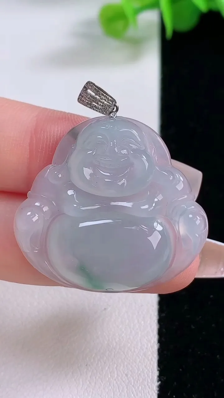 天然A货翡翠种飘花佛公吊坠，尺寸29.2-32-5.6，重量:8.15g
12月5日