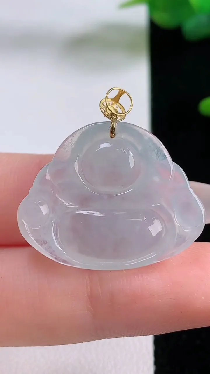 天然A货翡翠种白冰佛公吊坠，尺寸22.6-28-4.7，重量:4.71g
12月5日