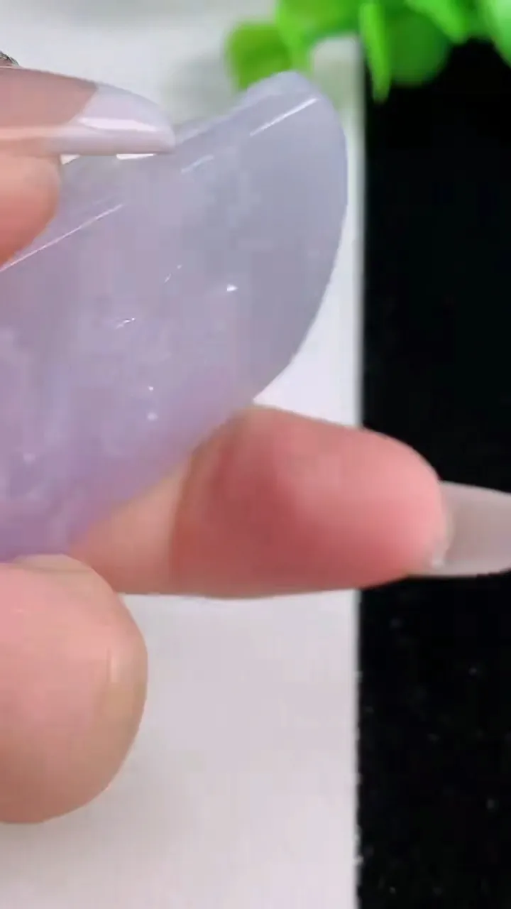 天然A货翡翠冰种紫罗兰龙牌吊坠，尺寸58.4-36.7-11，重量:41.76g
12月5日