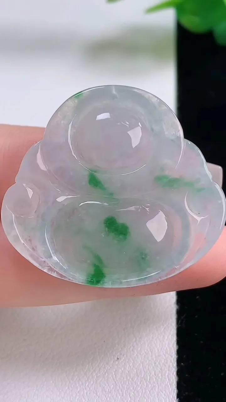 天然A货翡翠佛公吊坠，尺寸31.7-35-5.9，重量:10.14g
12月6日