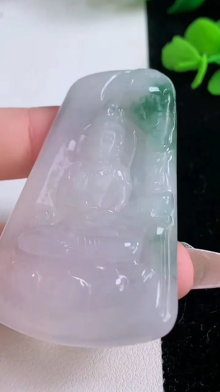 天然A货翡翠普贤菩萨吊坠，尺寸58.5-40-5.4，重:24.38g
12月6日